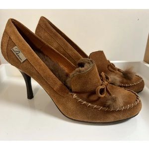 DELMAN BROWN SUEDE FUR LINED TASSEL TRUFFLE COUNTRY MOCCASIN PUMPS $295 Size 9